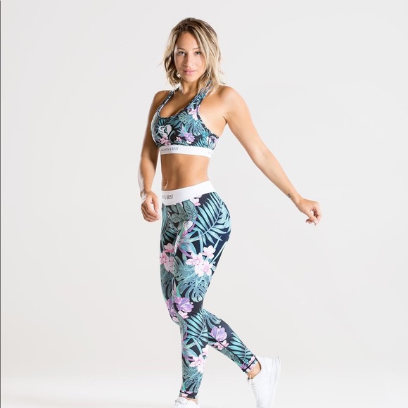 Women’s Best Sculpture Sports Bra - Picture 4 of 6